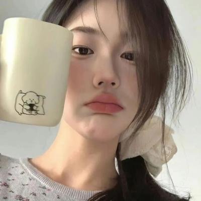 背后的她,眼前的我